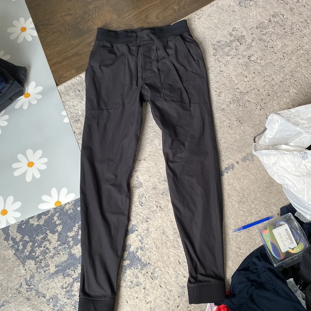 Men's LULULEMON Black Jogger Pants - Picture 2 of 4
